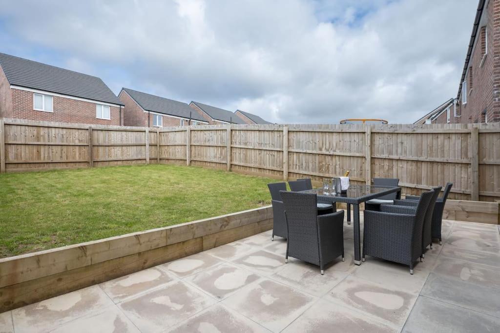 Cosy 3 Bed Near Beaches, Cardiff & Brecon Beacons Coity Dış mekan fotoğraf