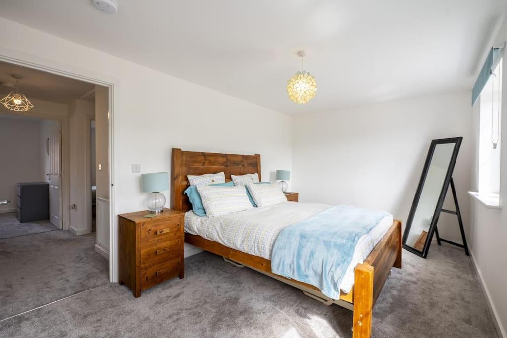 Cosy 3 Bed Near Beaches, Cardiff & Brecon Beacons Coity Dış mekan fotoğraf