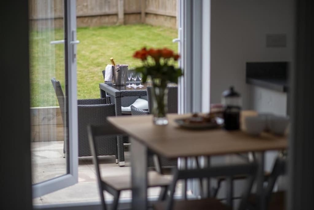 Cosy 3 Bed Near Beaches, Cardiff & Brecon Beacons Coity Dış mekan fotoğraf
