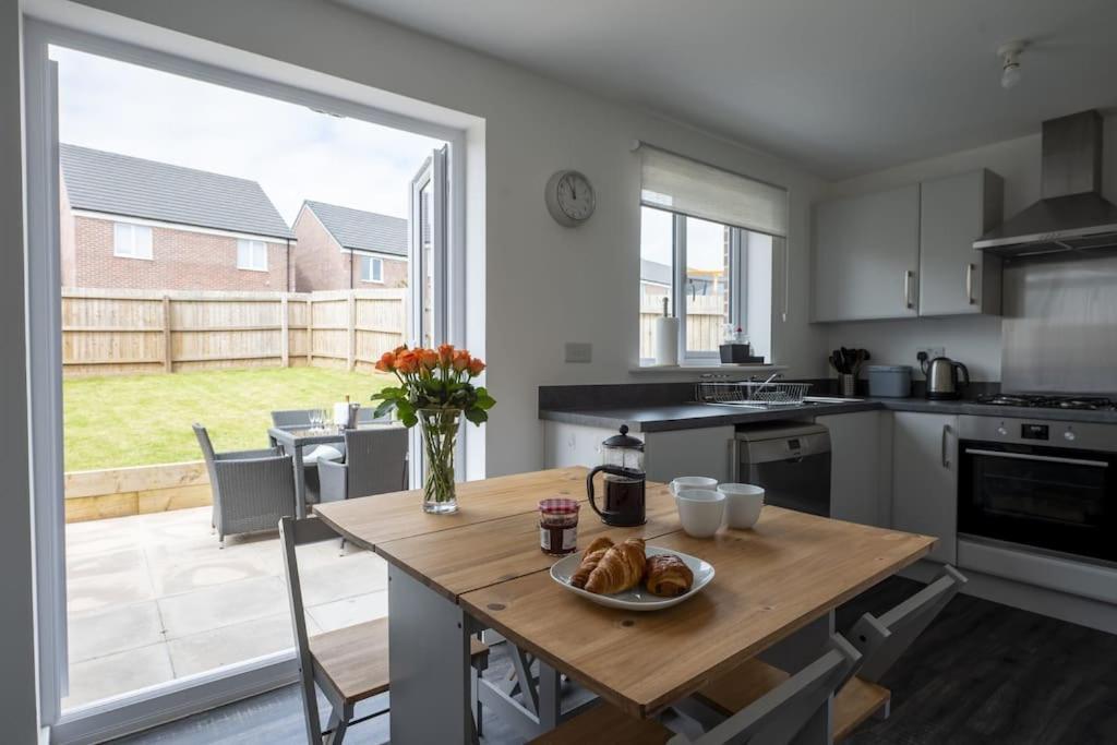 Cosy 3 Bed Near Beaches, Cardiff & Brecon Beacons Coity Dış mekan fotoğraf