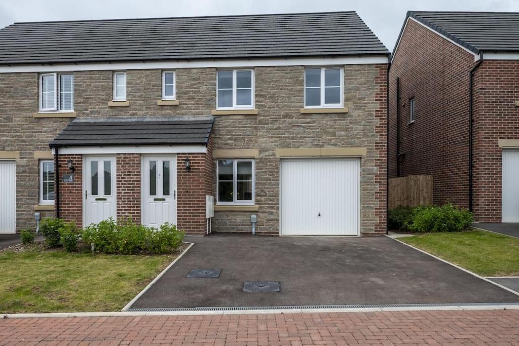 Cosy 3 Bed Near Beaches, Cardiff & Brecon Beacons Coity Dış mekan fotoğraf